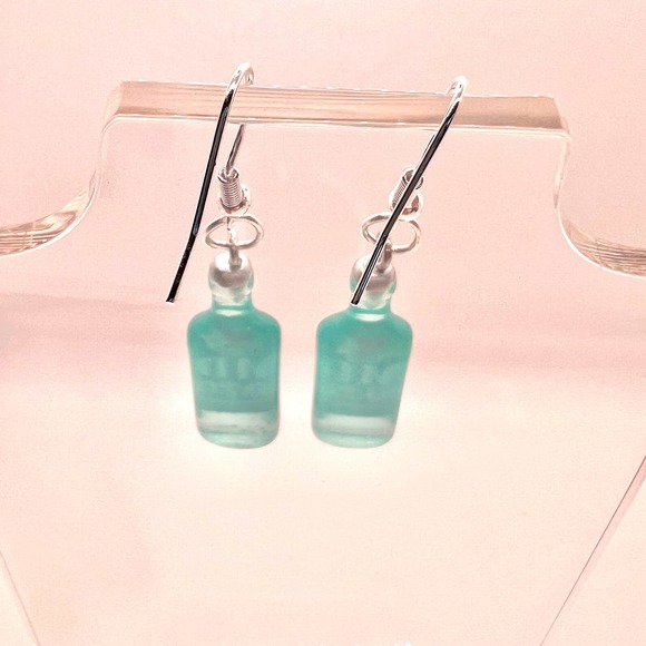 MD 20/20 Bottle Earrings - Alcohol Earrings - New Years Eve Party Earrings - Picture 6 of 10